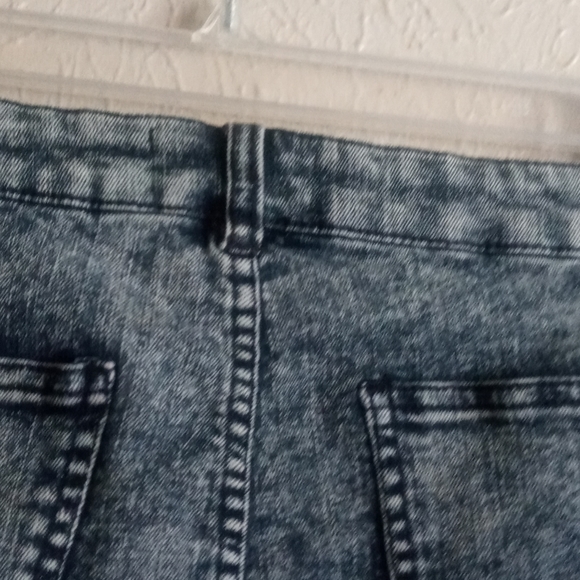 Forever 21 premium Denim Shorts - Picture 8 of 8